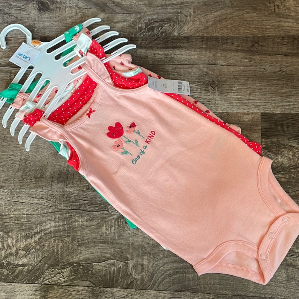 Carters 12 mo onesie 5 pack